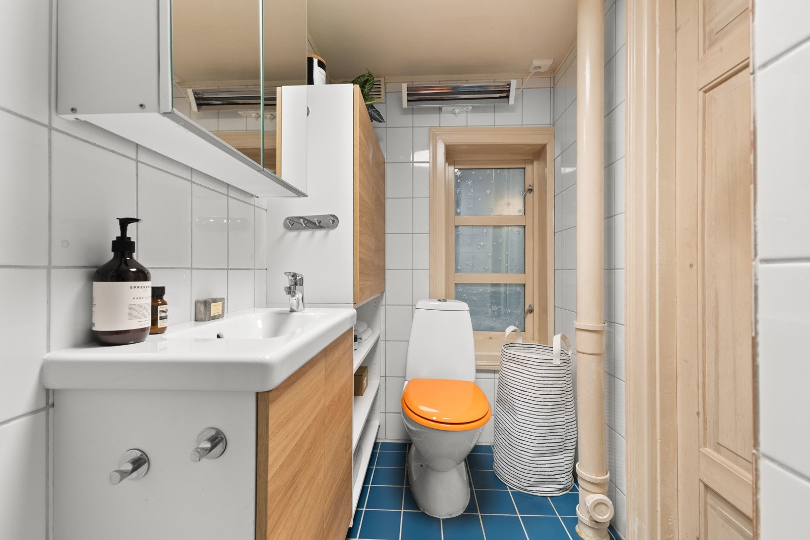 Like ved entréen har man tilgang til praktisk baderom. Galleribilde