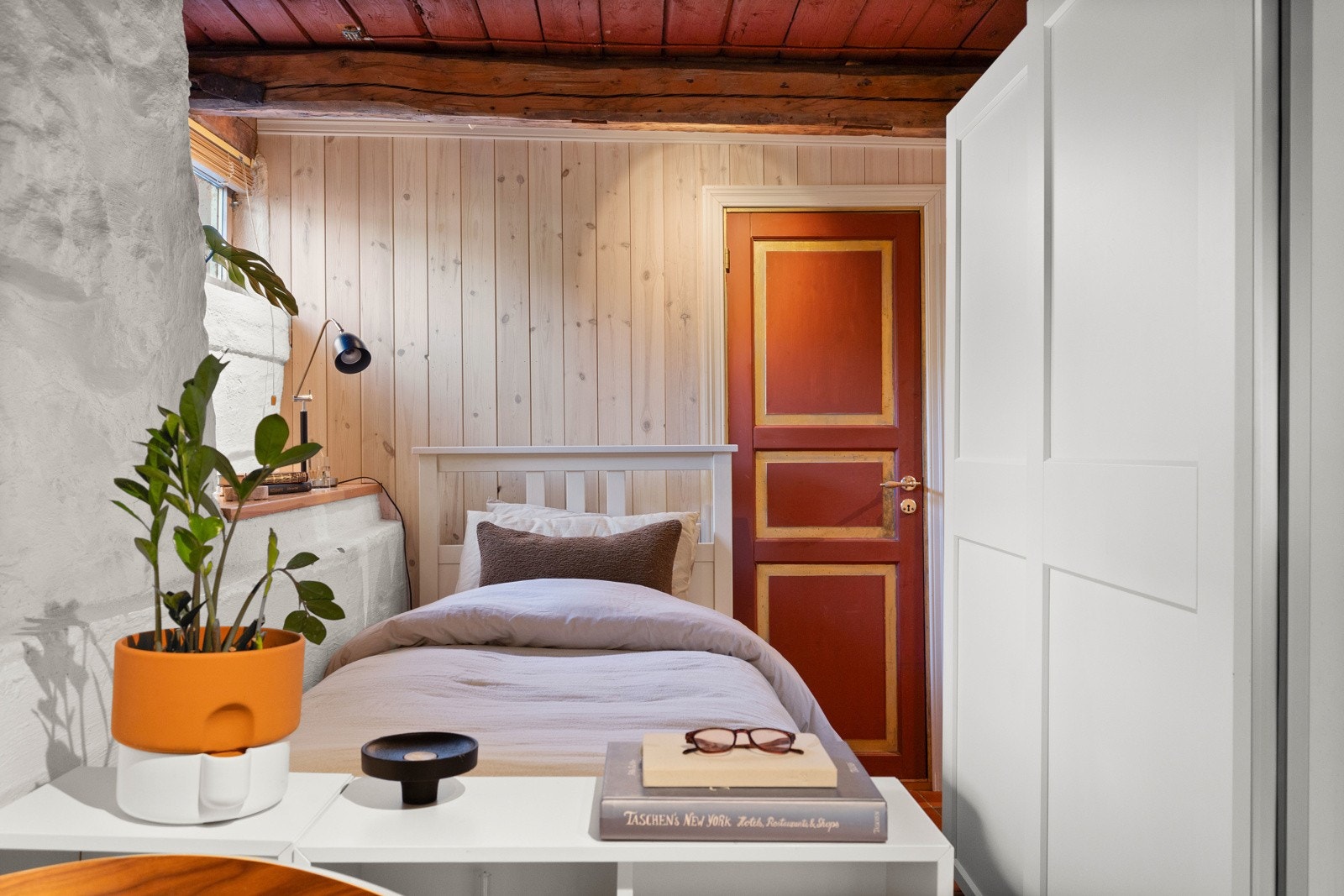 Boligen er nylig oppgradert med svært god belysning. Galleribilde