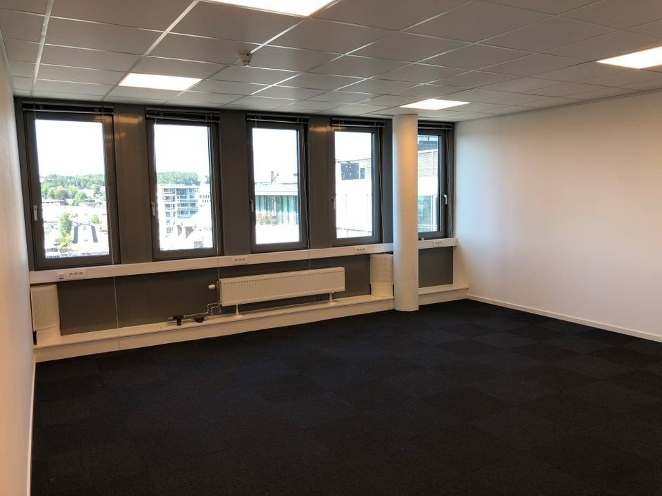 Kontor mot bakgård Galleribilde