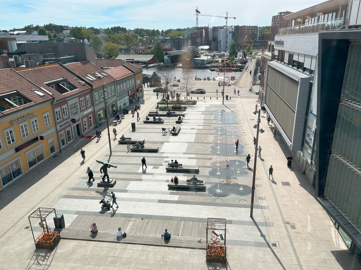 Utsikt mot elven og Stortorvet Galleribilde