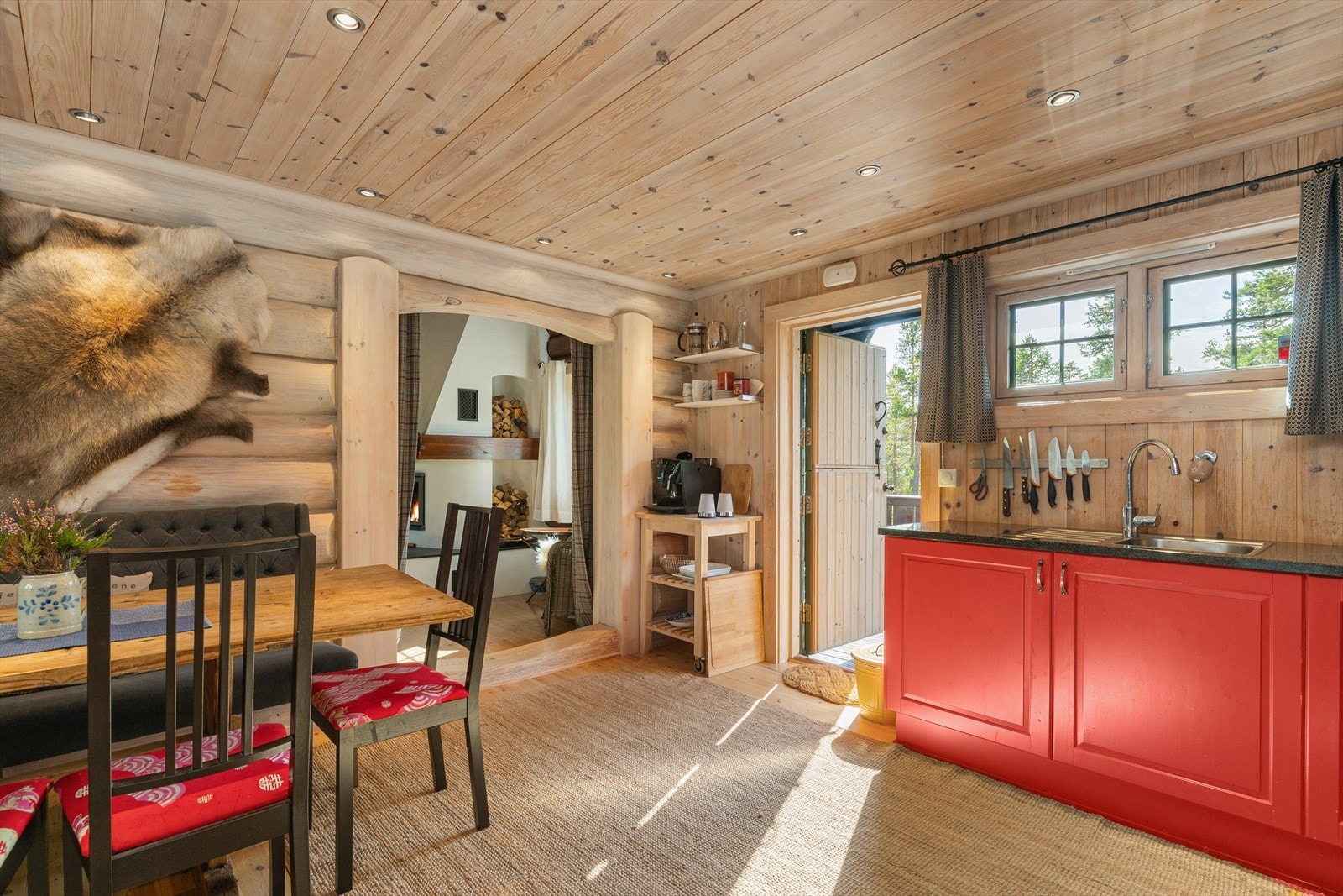 Detaljene gir et sjarmerende og særeget preg i hytta. Galleribilde