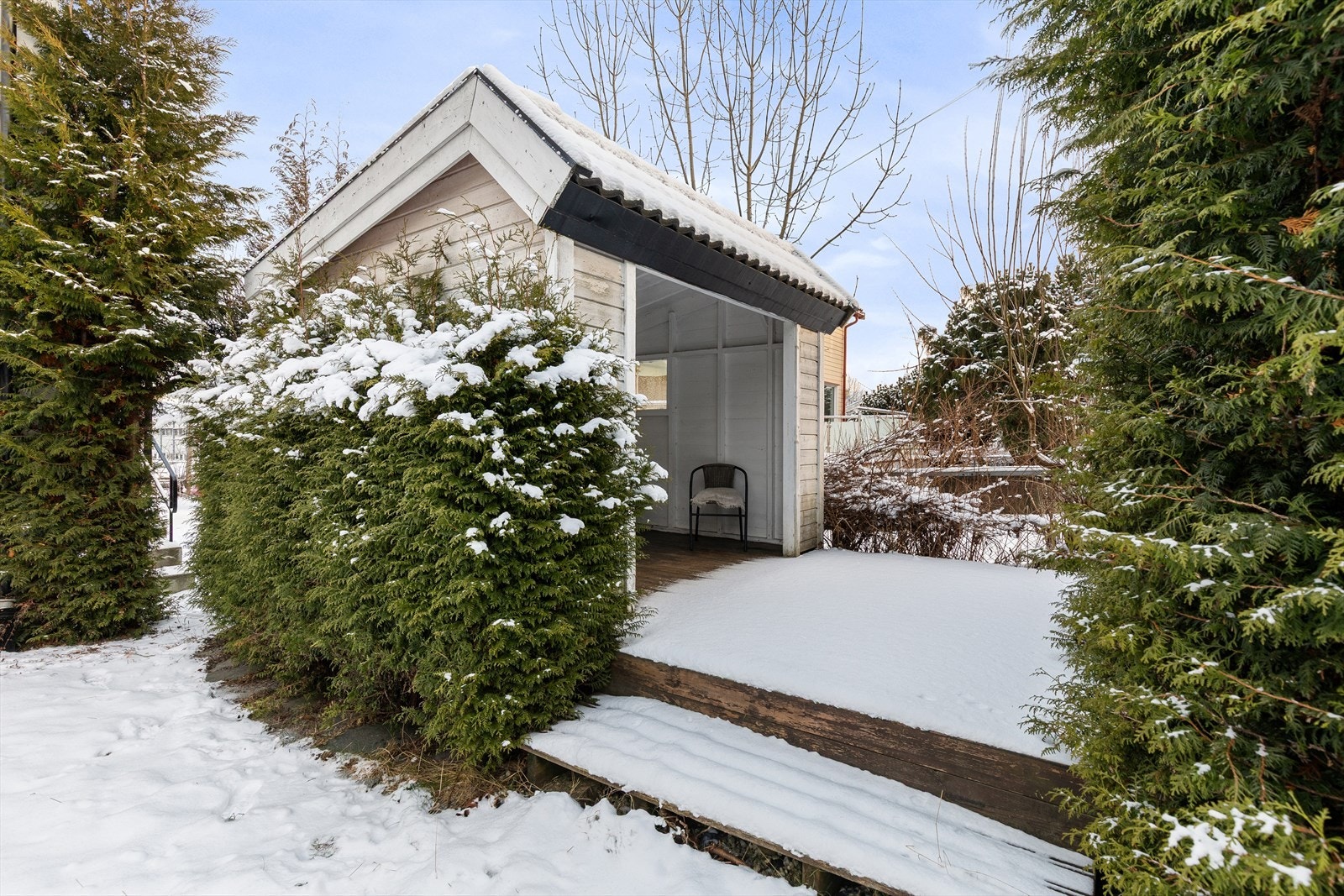 Utehus og terrasse Galleribilde