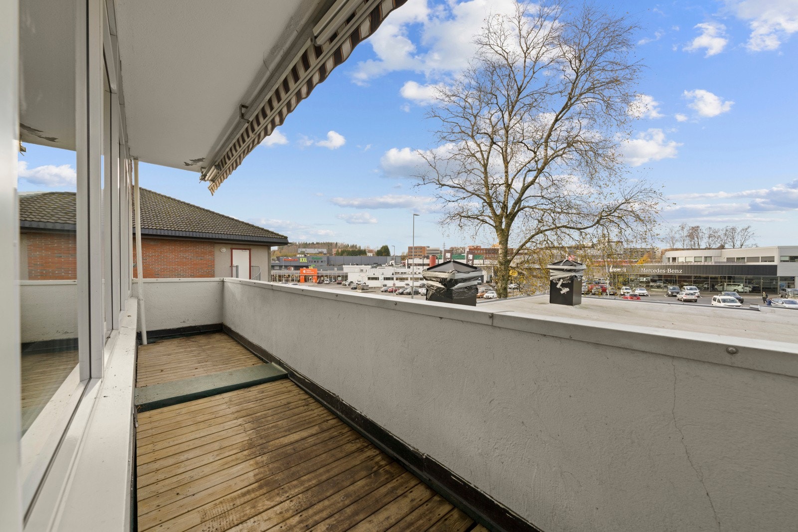 Utgang til balkong fra stue. Galleribilde