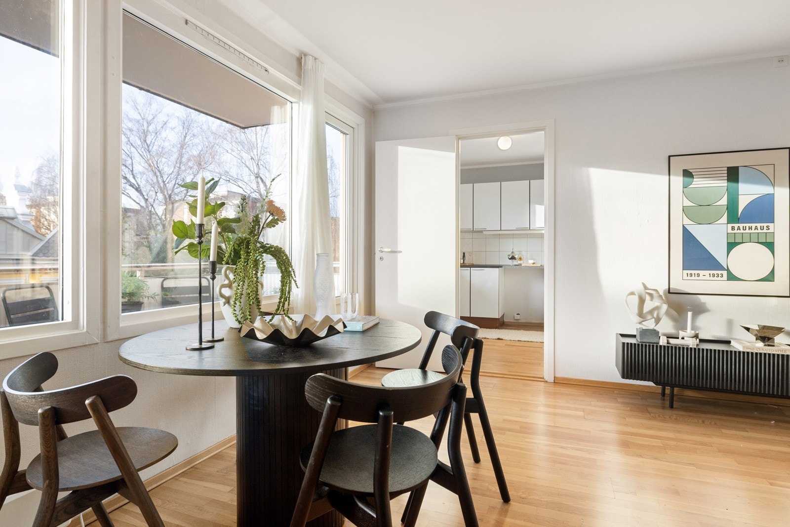 Kjøkkenet ligger i eget rom. Galleribilde