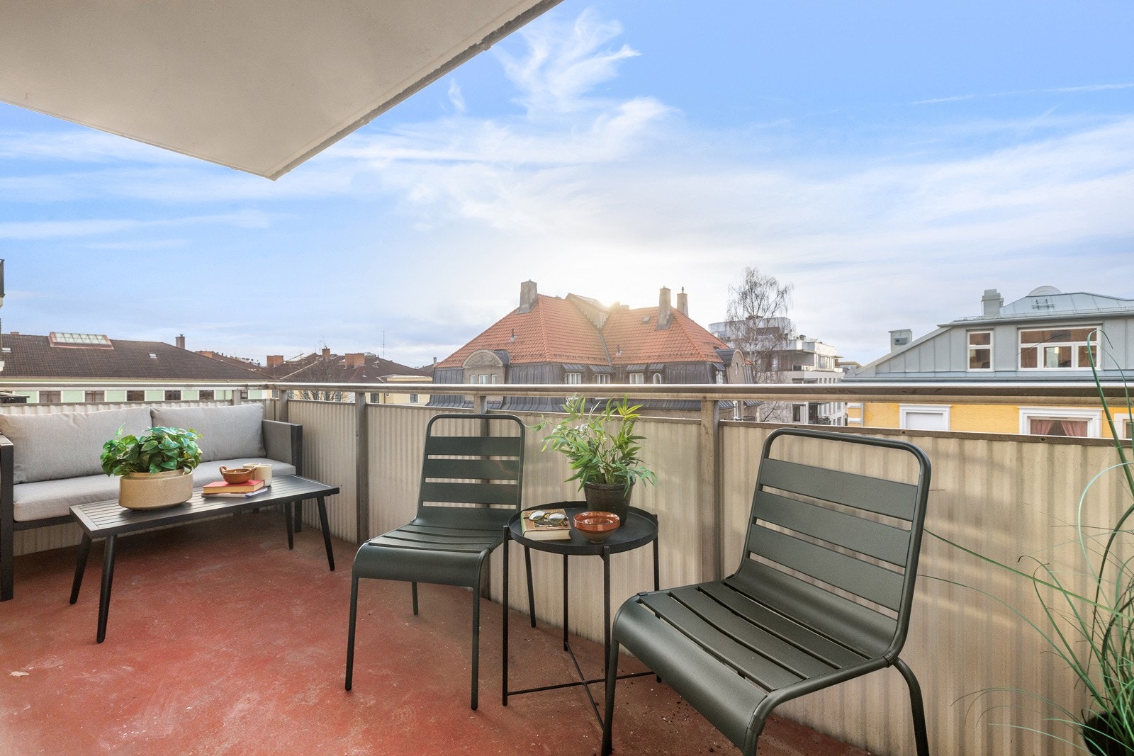 Velkommen til Tidemands gate 31 - Her har vi gleden av å presentere en lys 2(3)-roms med sørvest-vendt balkong. Galleribilde