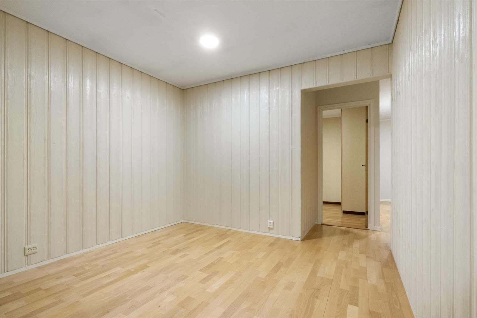 Mellomgang på hovudplan med adkomst til soverom og bad Galleribilde