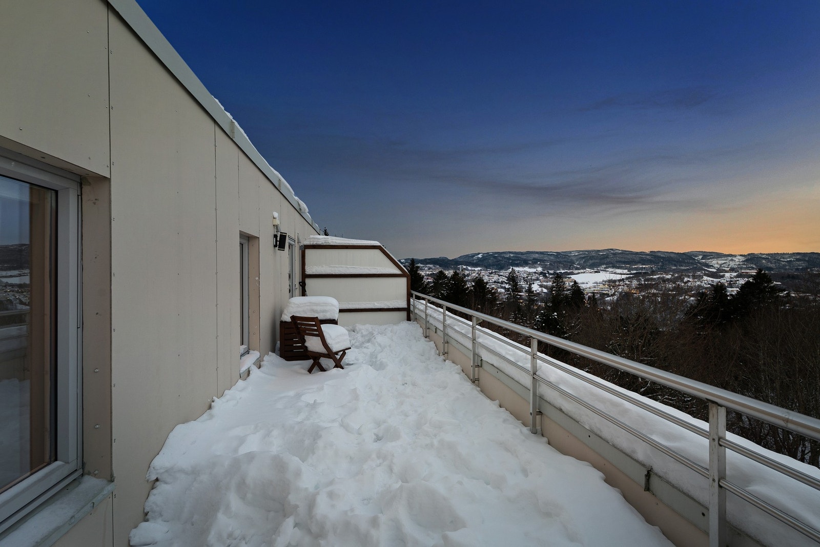 God plass til ønsket ute møblement. Galleribilde