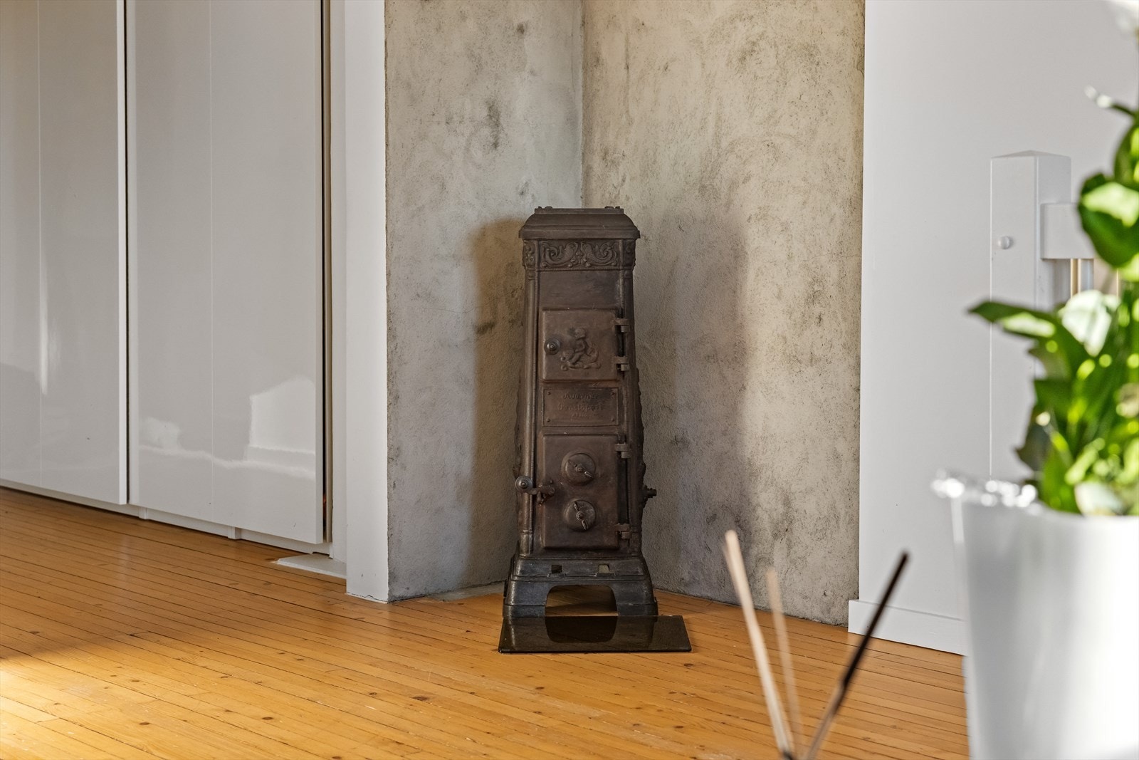 Flott peisovn som gir ekstra varme og hyggelig atmosfære. Galleribilde