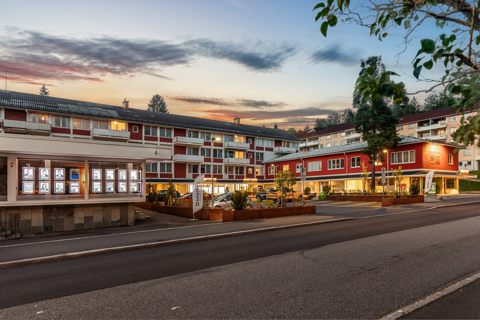 Oppusset Tonsenhagen torg Galleribilde