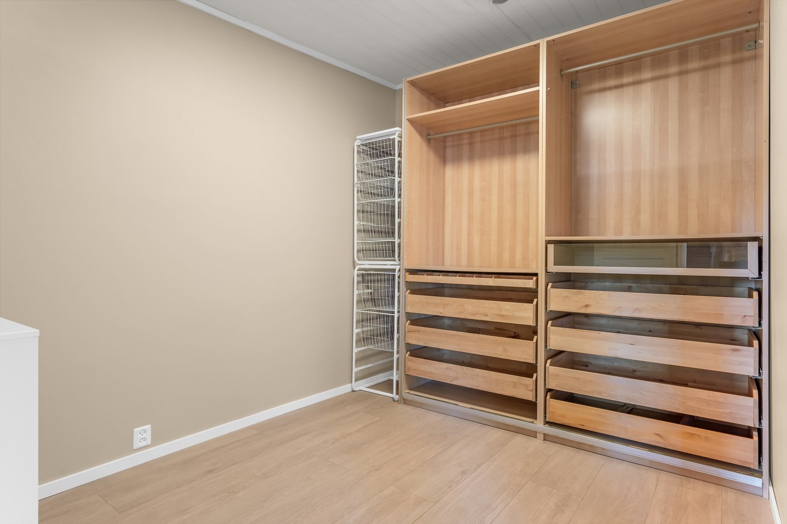 God plass til det du måtte trenge av klær med mer Galleribilde