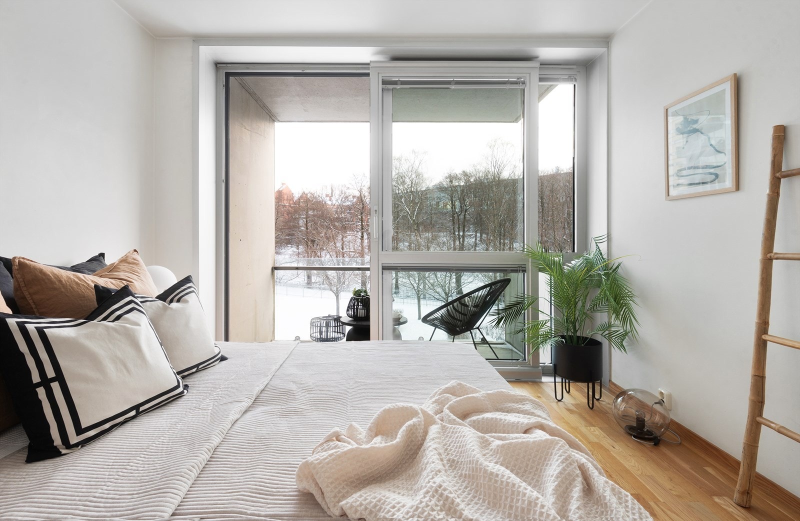 Fra soverommet er det direkte utgang til en egen, privat balkong. Galleribilde