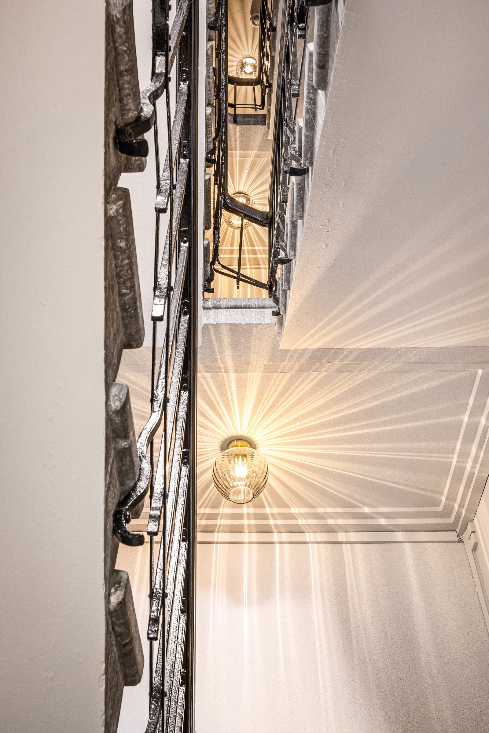 Pene trappeganger i borettslaget Galleribilde