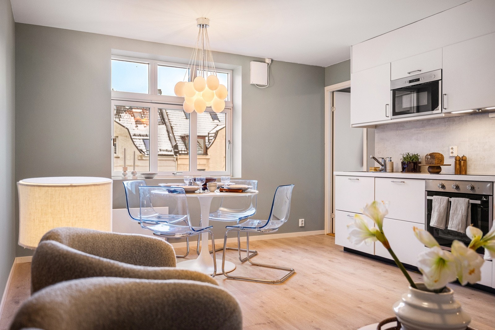 Godt lysinnslipp fra vest Galleribilde