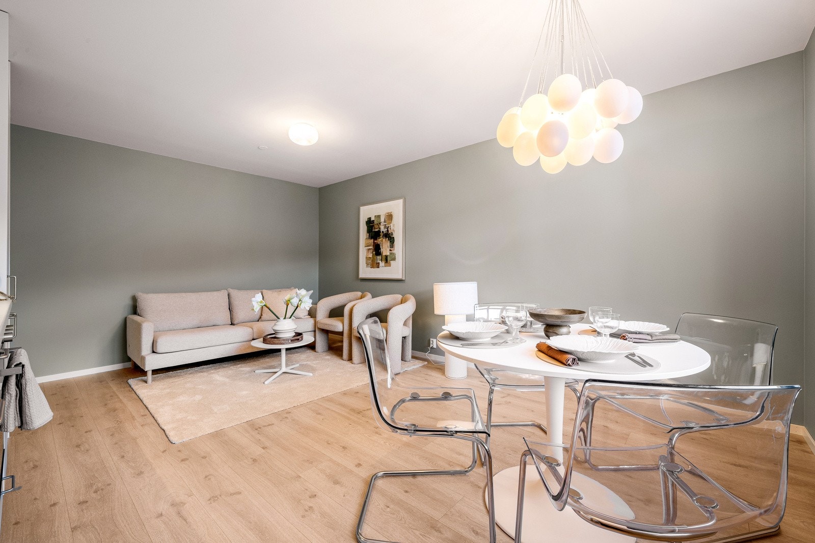 Nymalte overflater Galleribilde