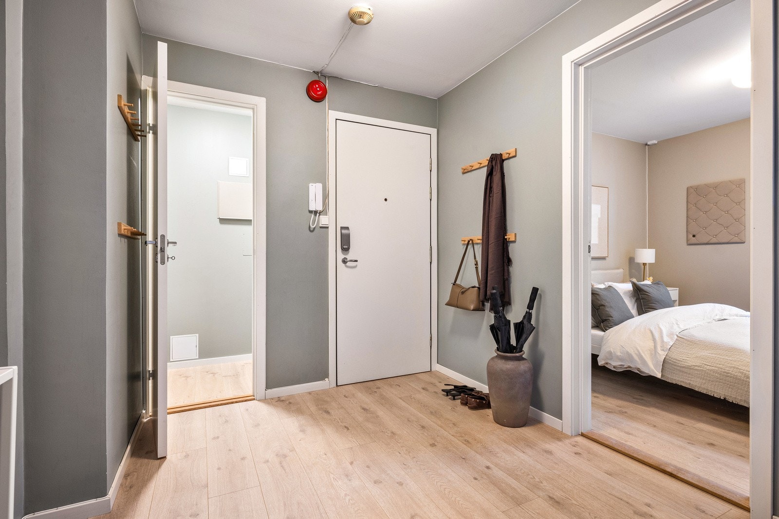 En praktisk innvendig bod, i tillegg til bod i underetasjen Galleribilde