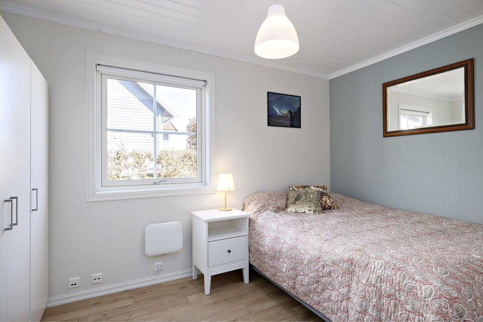 Boligen har 4 romslige soverom! Ideelt for familier eller gjester! Galleribilde