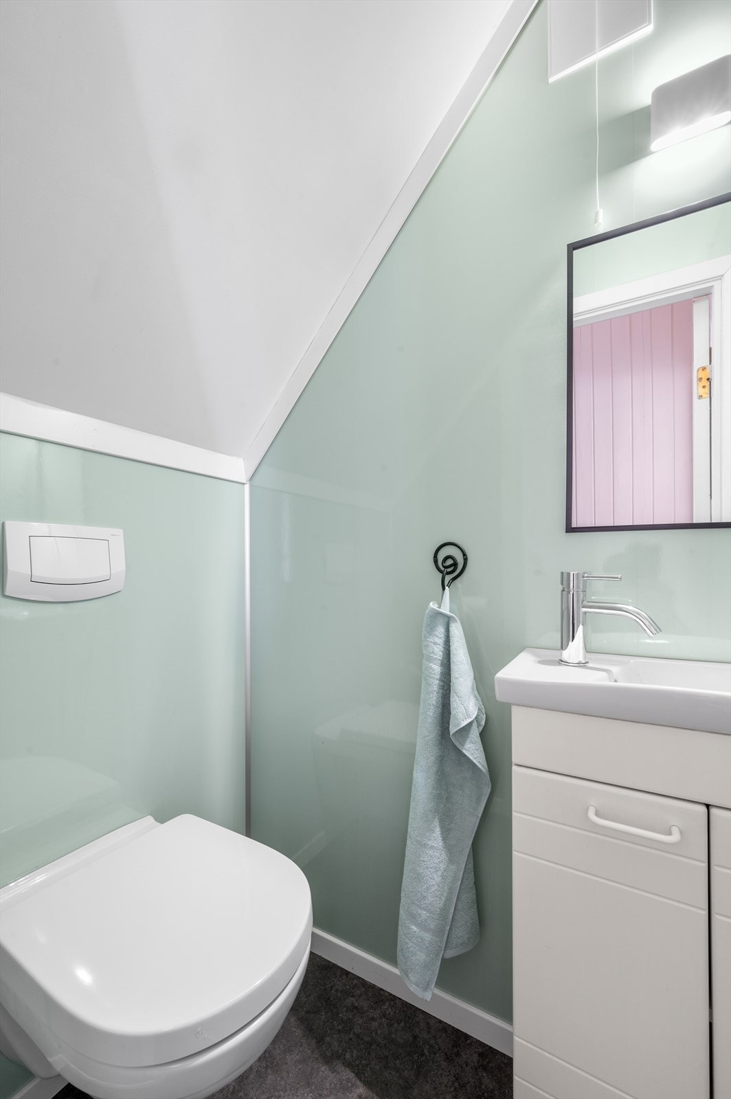 Toalettrom. Galleribilde