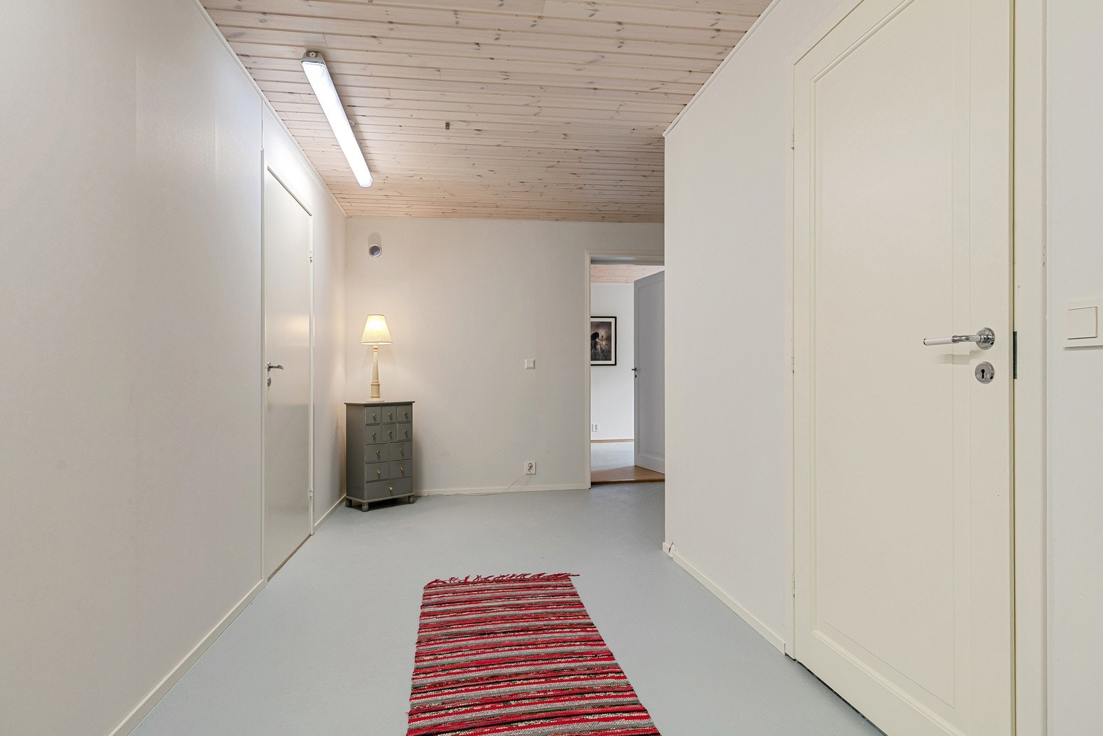 Gang i kjeller Galleribilde