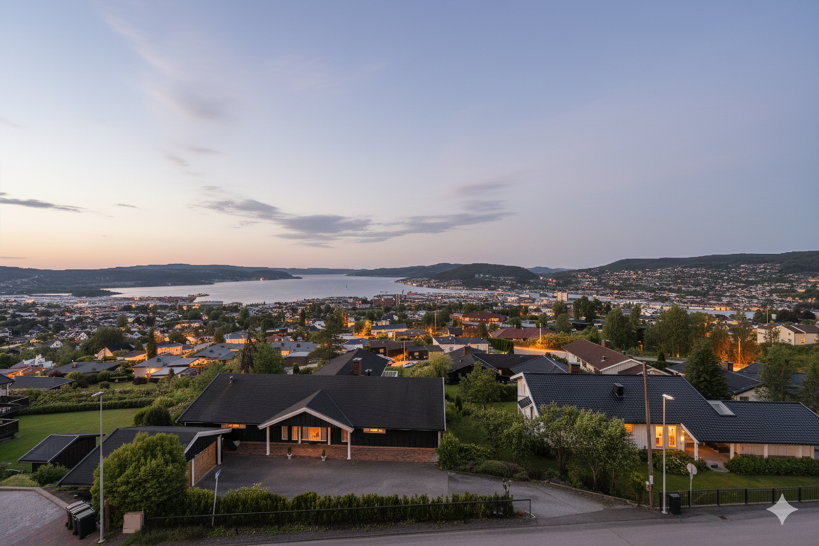 Nydelig vidstrakt utsikt over Lier dalene, Drammensfjorden og Drammen. Foto: Haiman Askari/Knipzet AS Galleribilde