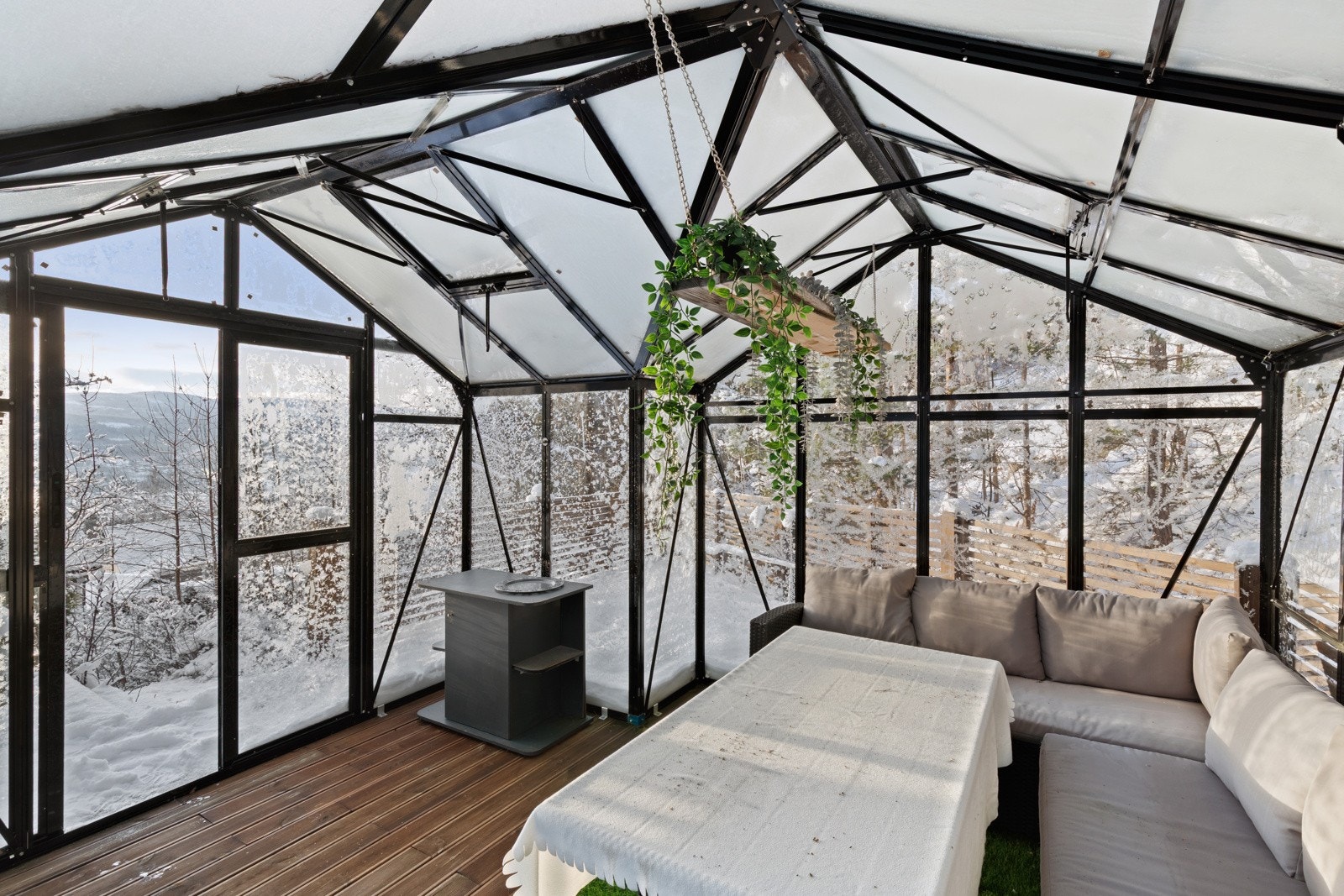 Vinterhagen er lun, lys og tar seg godt ut på vinterstid. Galleribilde