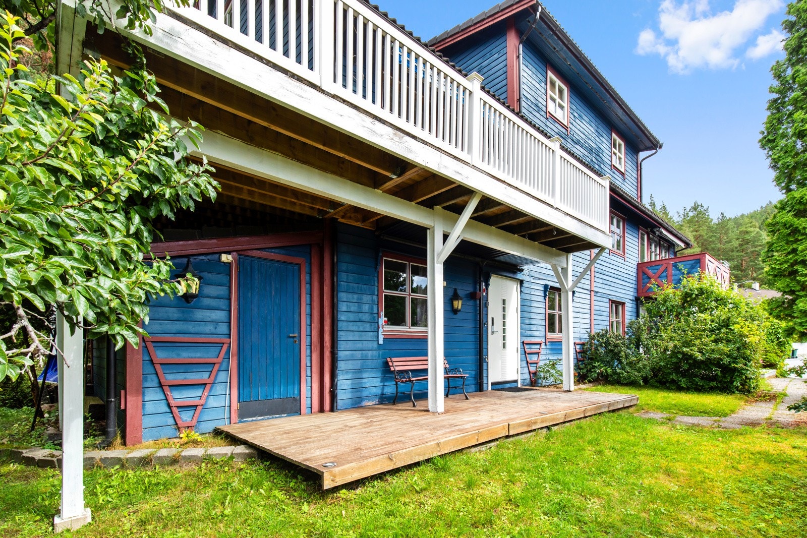 Inngangsparti. Galleribilde