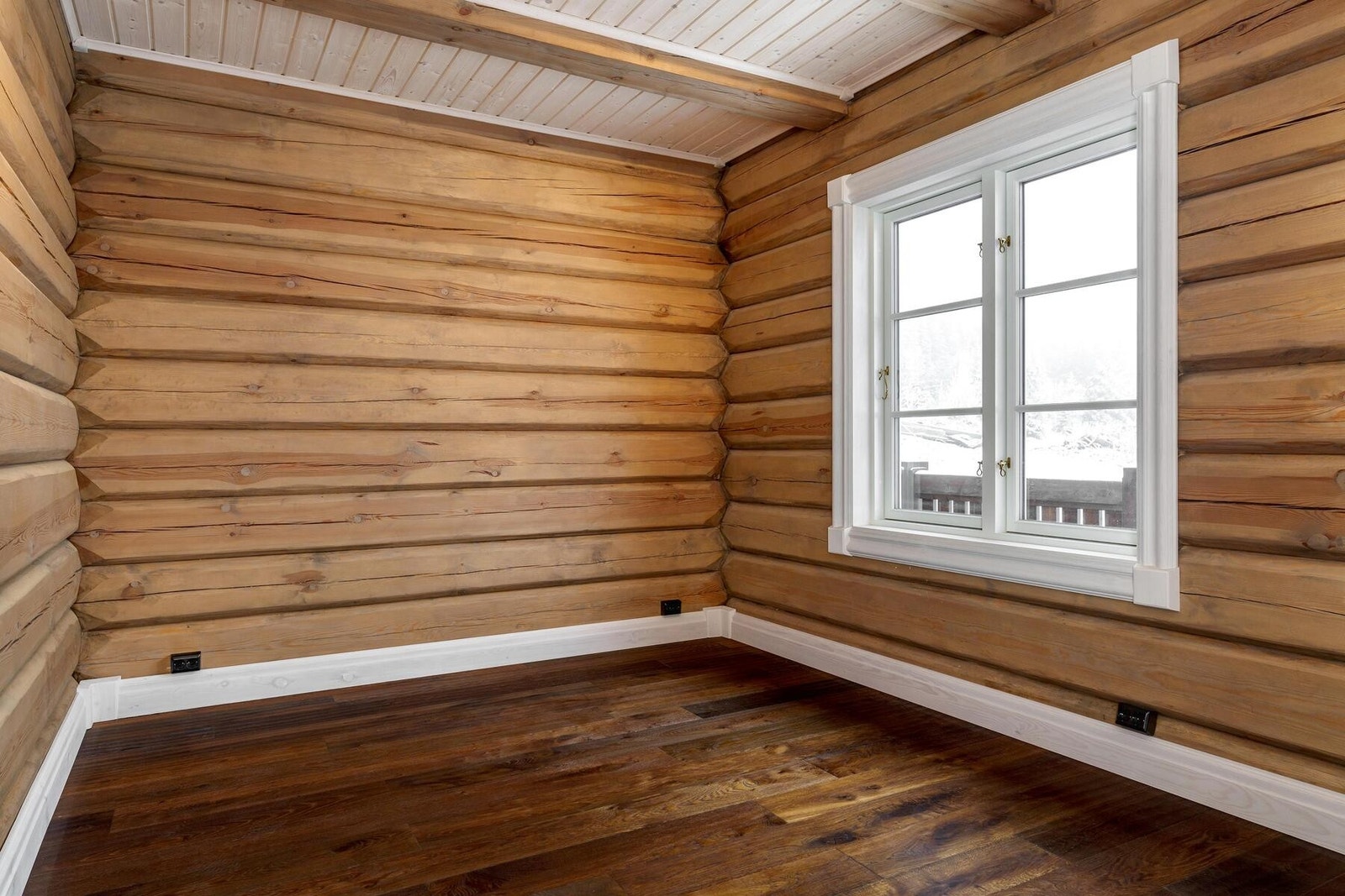 Soverom av god størrelse med inngang fra entréen. Galleribilde