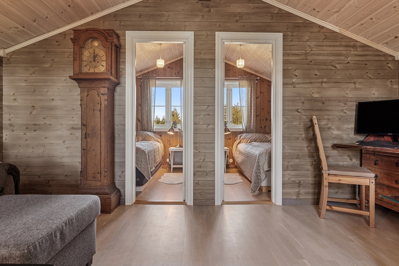 Loftstuen med inngang til soverommene. Galleribilde