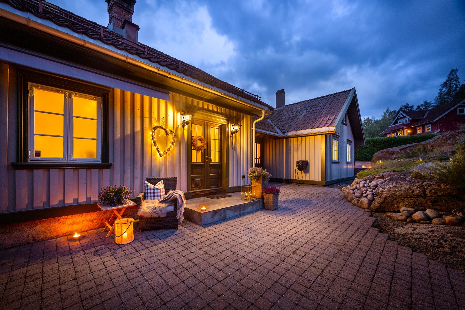 Kveldsstemning ved inngangspartiet Galleribilde