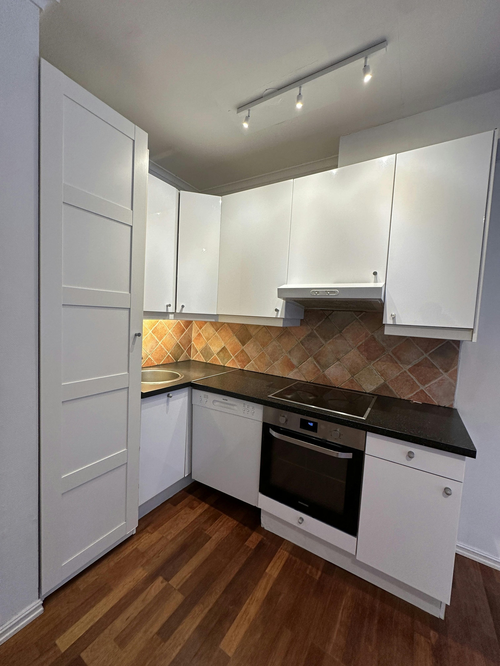 Stue med åpent kjøkken Galleribilde