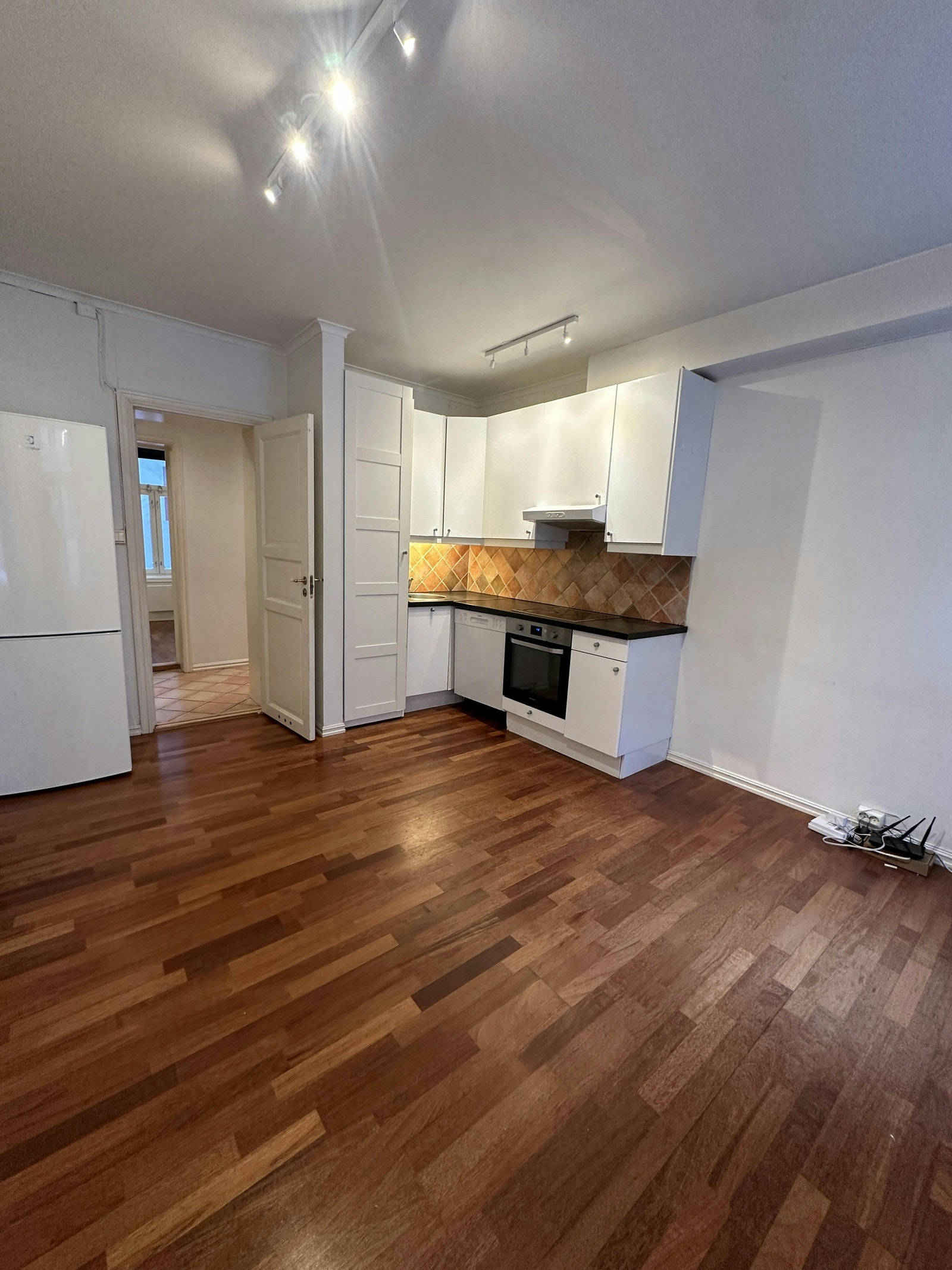 Stue med åpent kjøkken Galleribilde