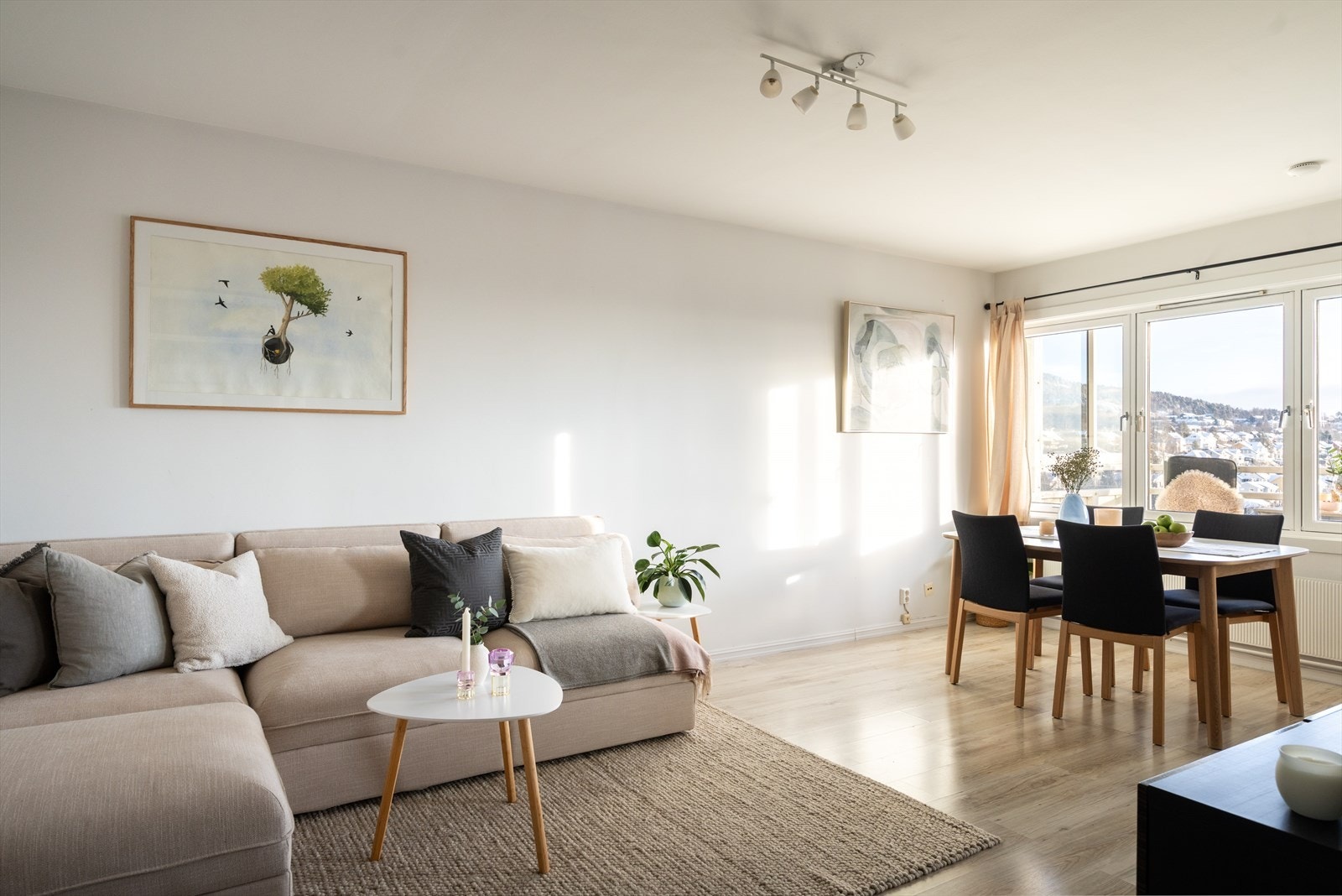 En lys 2-roms med fantastisk utsikt! Galleribilde