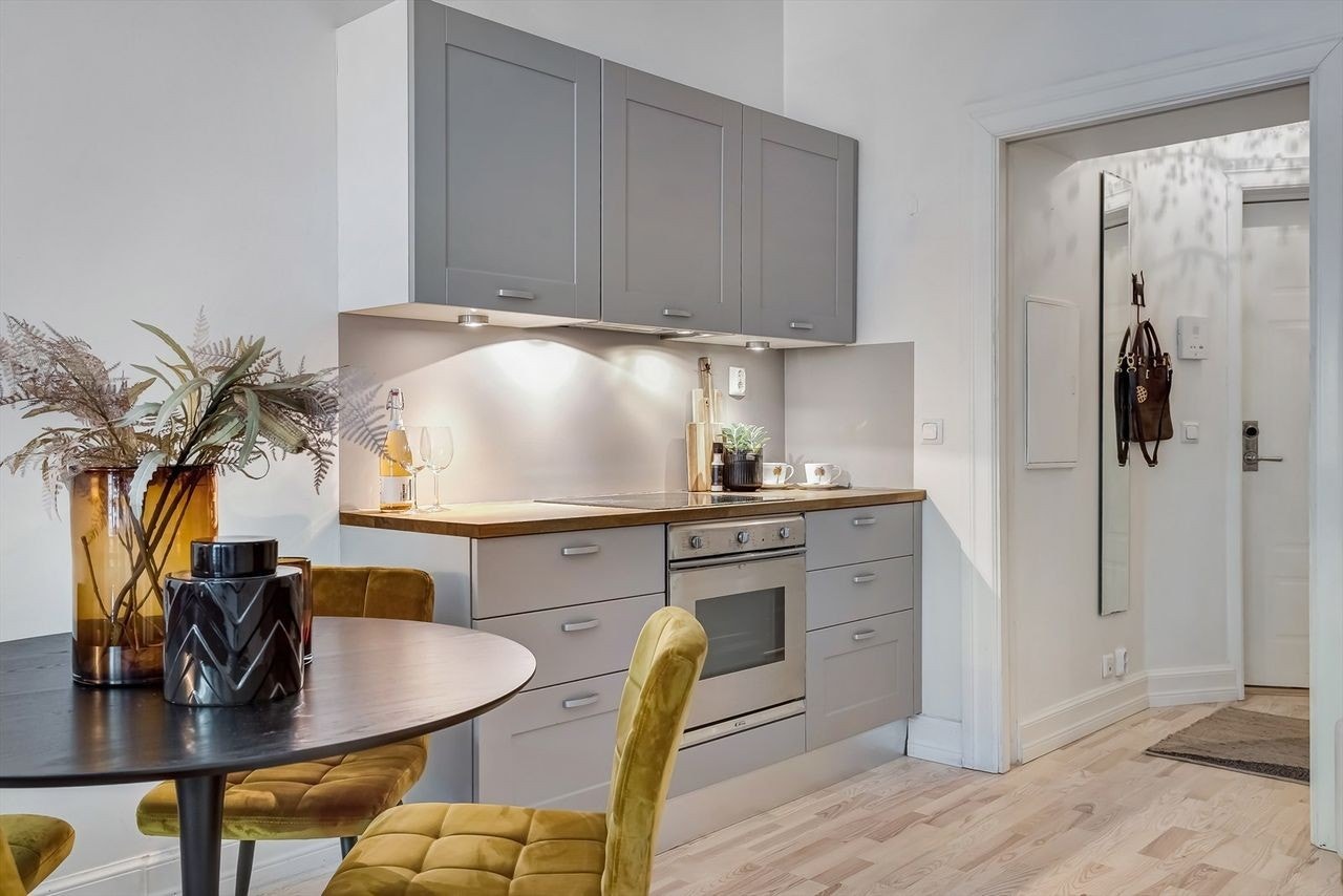 Den italienske innredningen ble montert i 2007 og har profilerte fronter og heltre benkeplate. Galleribilde