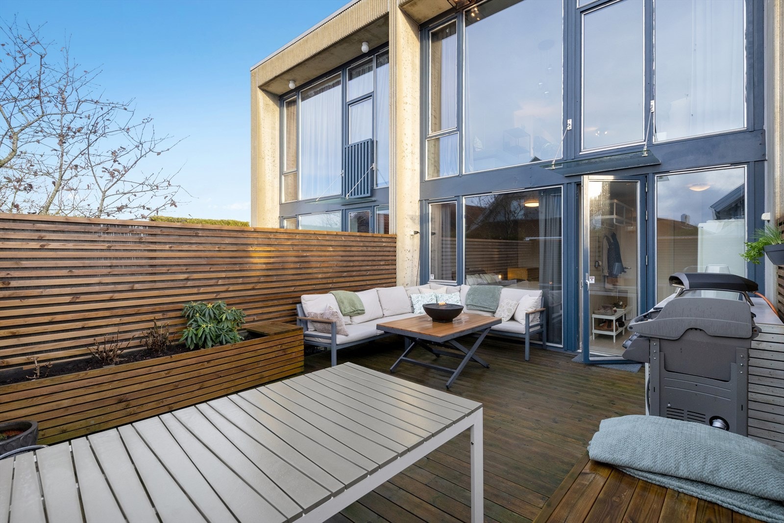 DNB Eiendom V/Olav Kristiansen Aske har gleden av å presentere Spovevegen 3 - Et tiltalende og godt utnyttet rekkehus med attraktiv beliggenhet på Orstad. Galleribilde