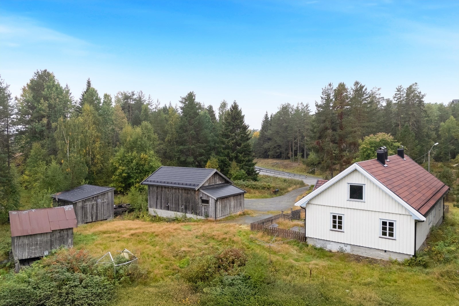 Velkommen til Lurdalsveien 136. Området rundt Steneplassen er avsatt til boligutbygging i gjeldende kommuneplan. Galleribilde