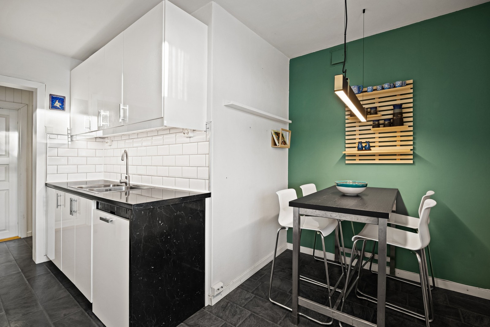 Kjøkken med spiseplass Galleribilde