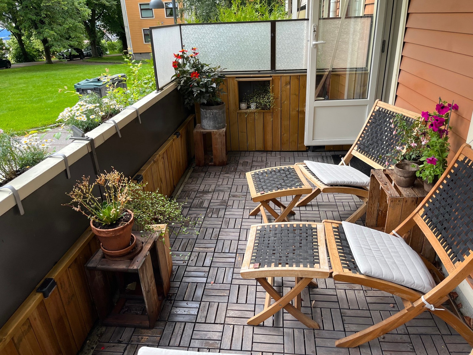 Godt med plass til møbler og annet utstyr på balkongen Galleribilde