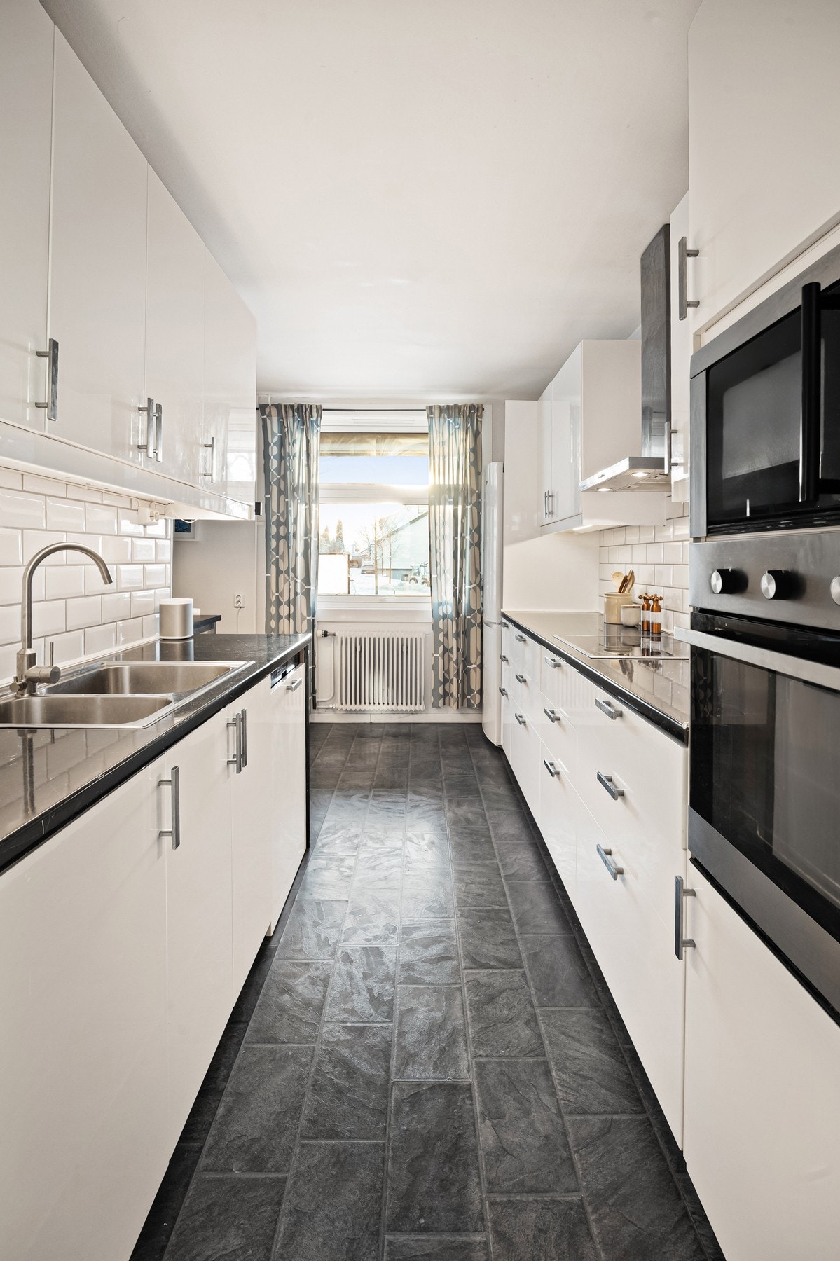 Nyere kjøkken, her kan du kose deg med matlagingen. Galleribilde