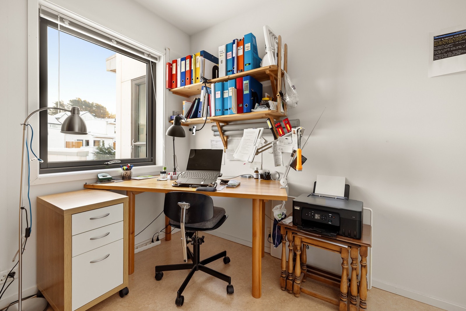 Soverom nr 2 er i dag innredet som kontor. Galleribilde