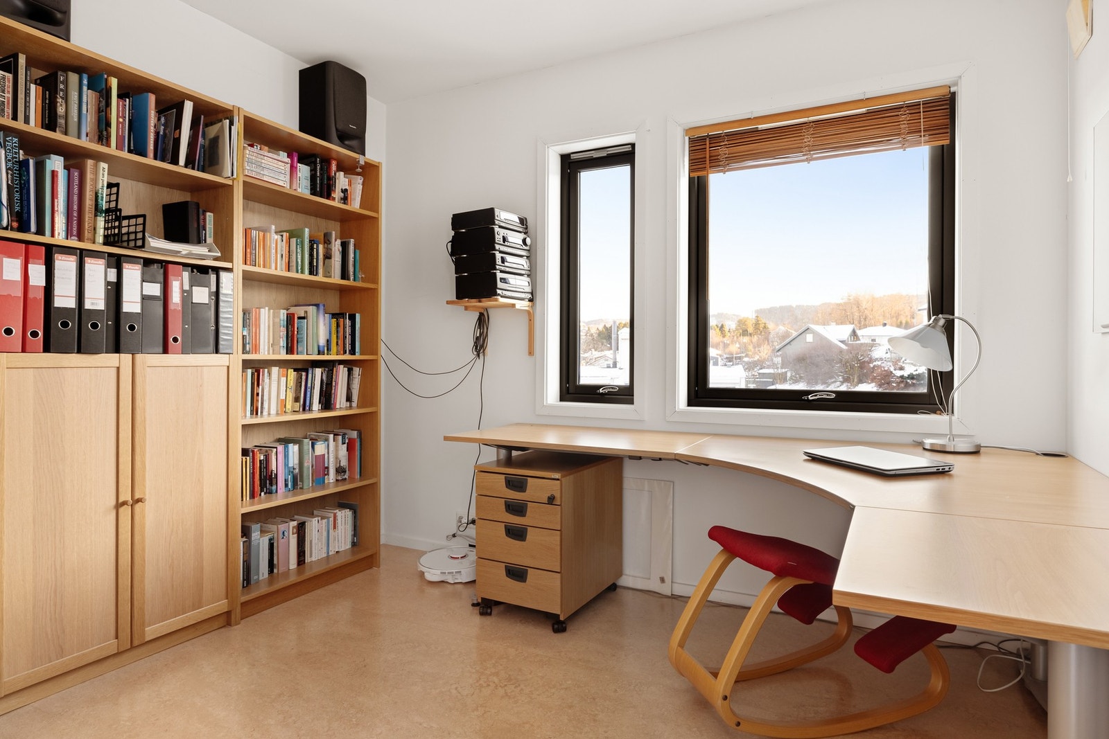 Soverom nr 4 er innredet som kontor. Galleribilde