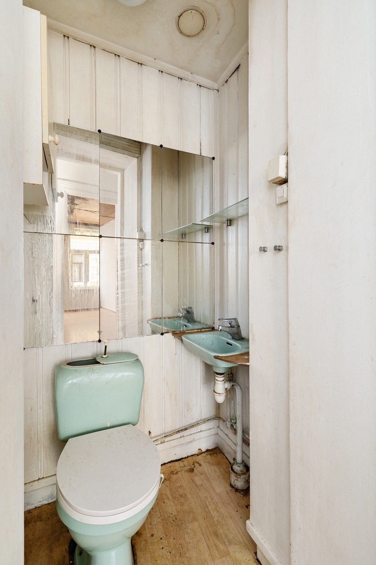 Toalett. Galleribilde