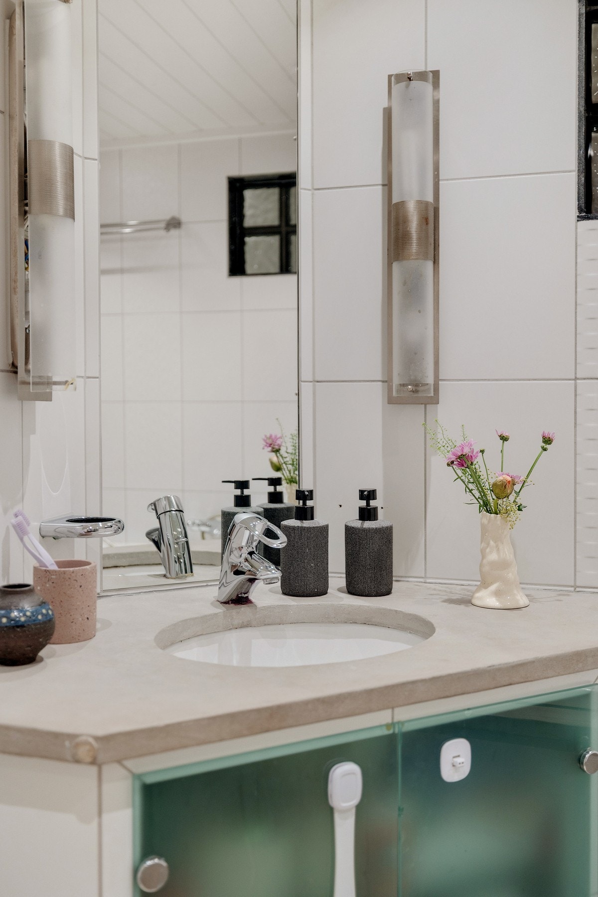 I 2019 ble rommet videre oppgradert med mikrosement på vegger og gulv. Galleribilde