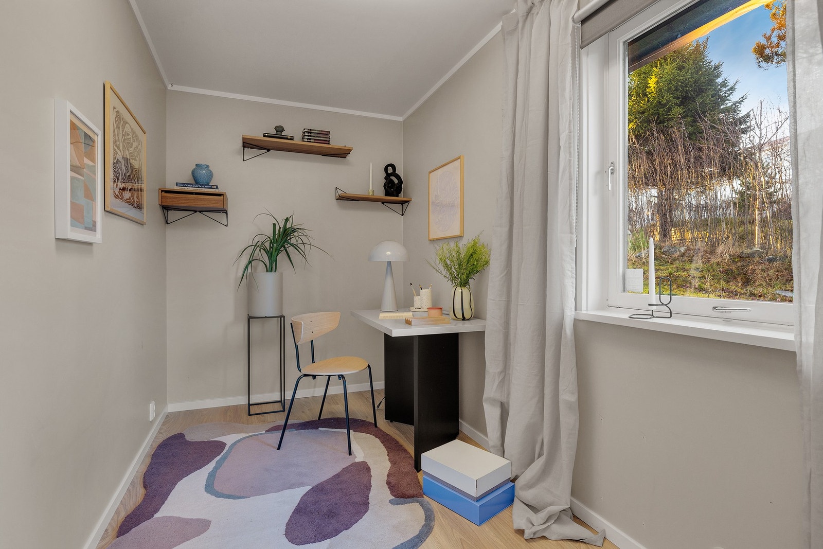 De øvrige soverommene er også av god størrelse og har tilsvarende behagelige fargevalg. Galleribilde