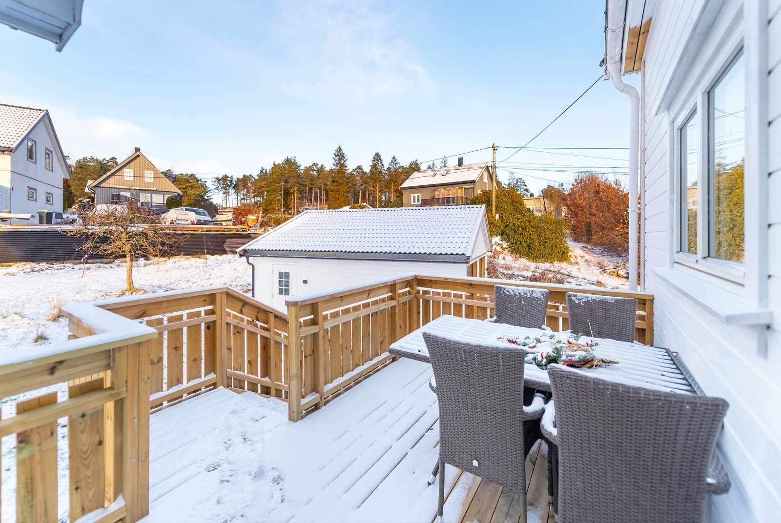 Terrassen ved inngangspartiet er også nytt i 2025 og er på 11 kvm, med plass til sittegruppe. Galleribilde