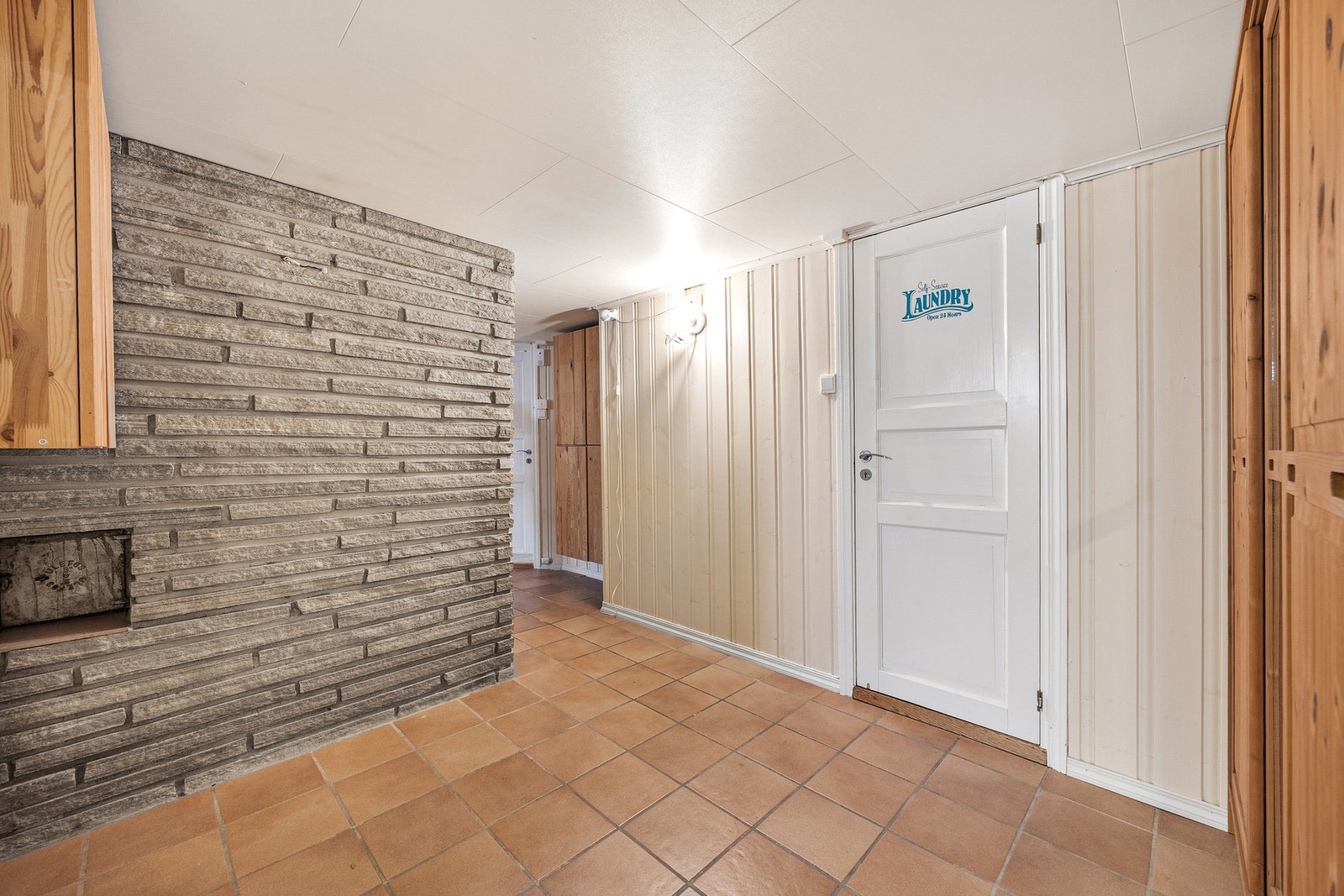 Kjelleren har flere rom med god takhøyde. Galleribilde