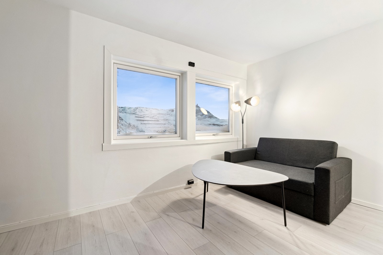 Leilighetens planløsning og utforming gjør den enkel å møblere, og oppleves godt utnyttet med sine 31 kvm. Galleribilde