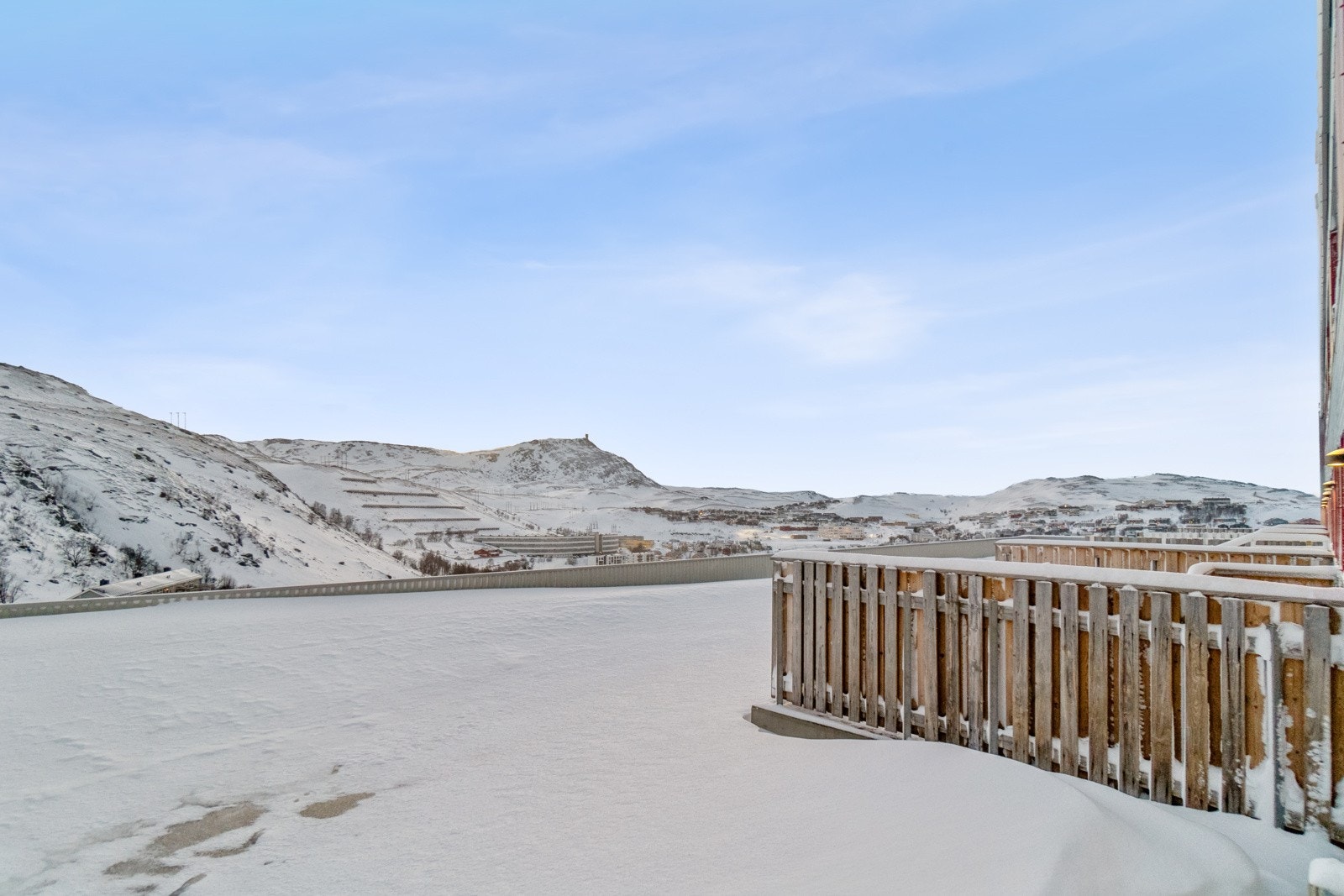 Fra stuen har du en luftig utsikt. Galleribilde
