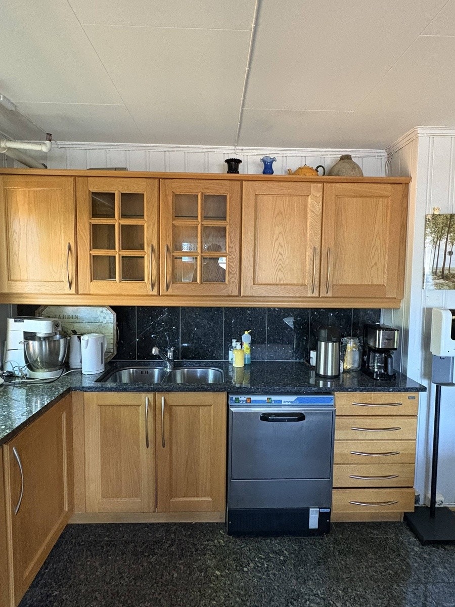 Komplett kjøkken, alt utstyr medfølger Galleribilde