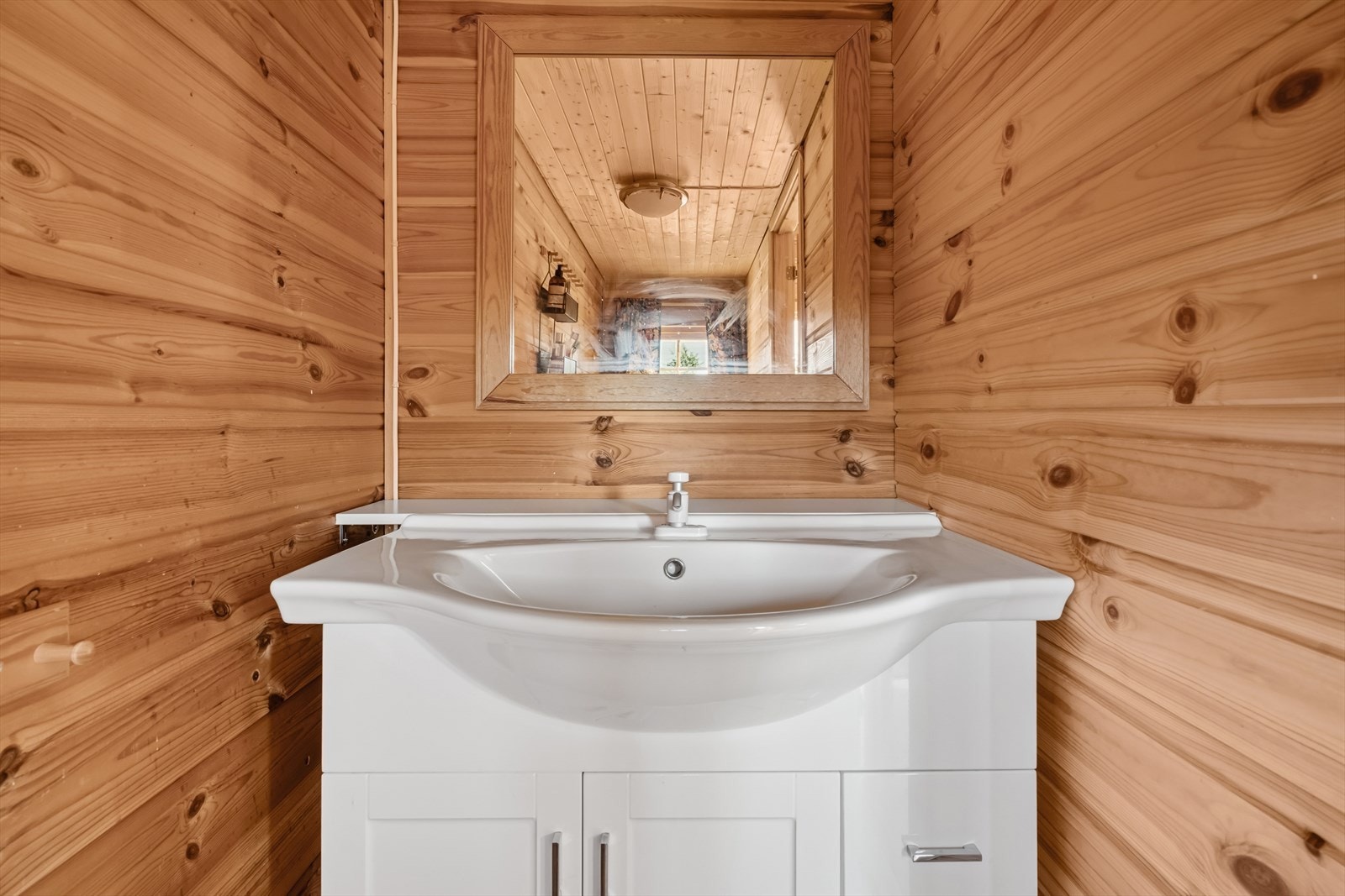 Wc - Rom som idag er innredet med vask og forbrenningstoalett. Galleribilde