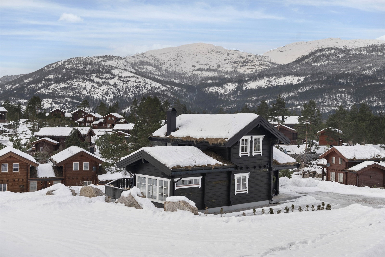 Hytten ligger fritt og fint til (arkivbilde) Galleribilde
