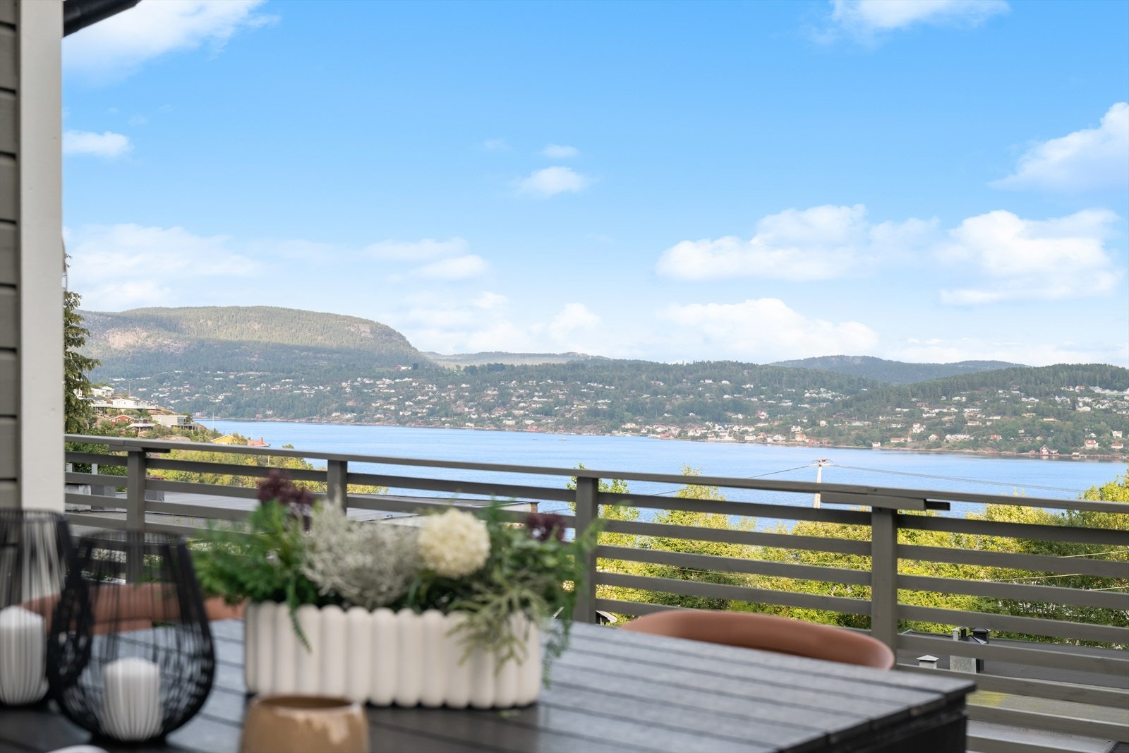 Nydelig utsiktsforhold fra terrassen. Galleribilde